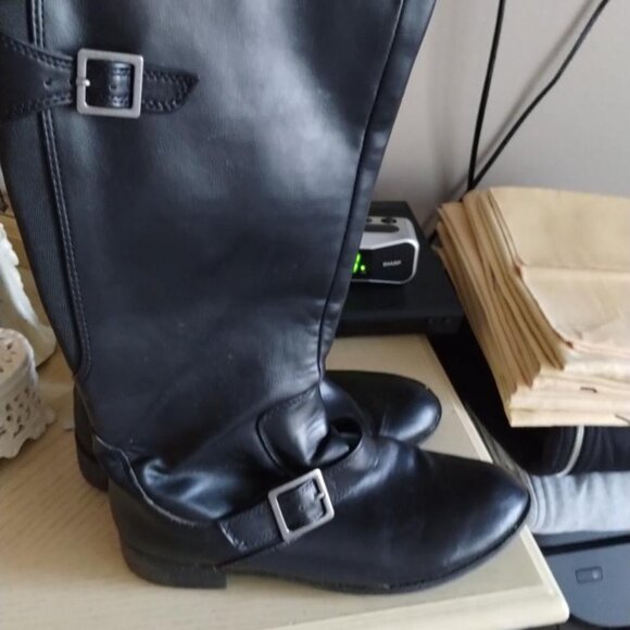 BLACK LEATHER KNEE HIGH BOOTS W/ELASTIC BACK - Picture 1 of 7